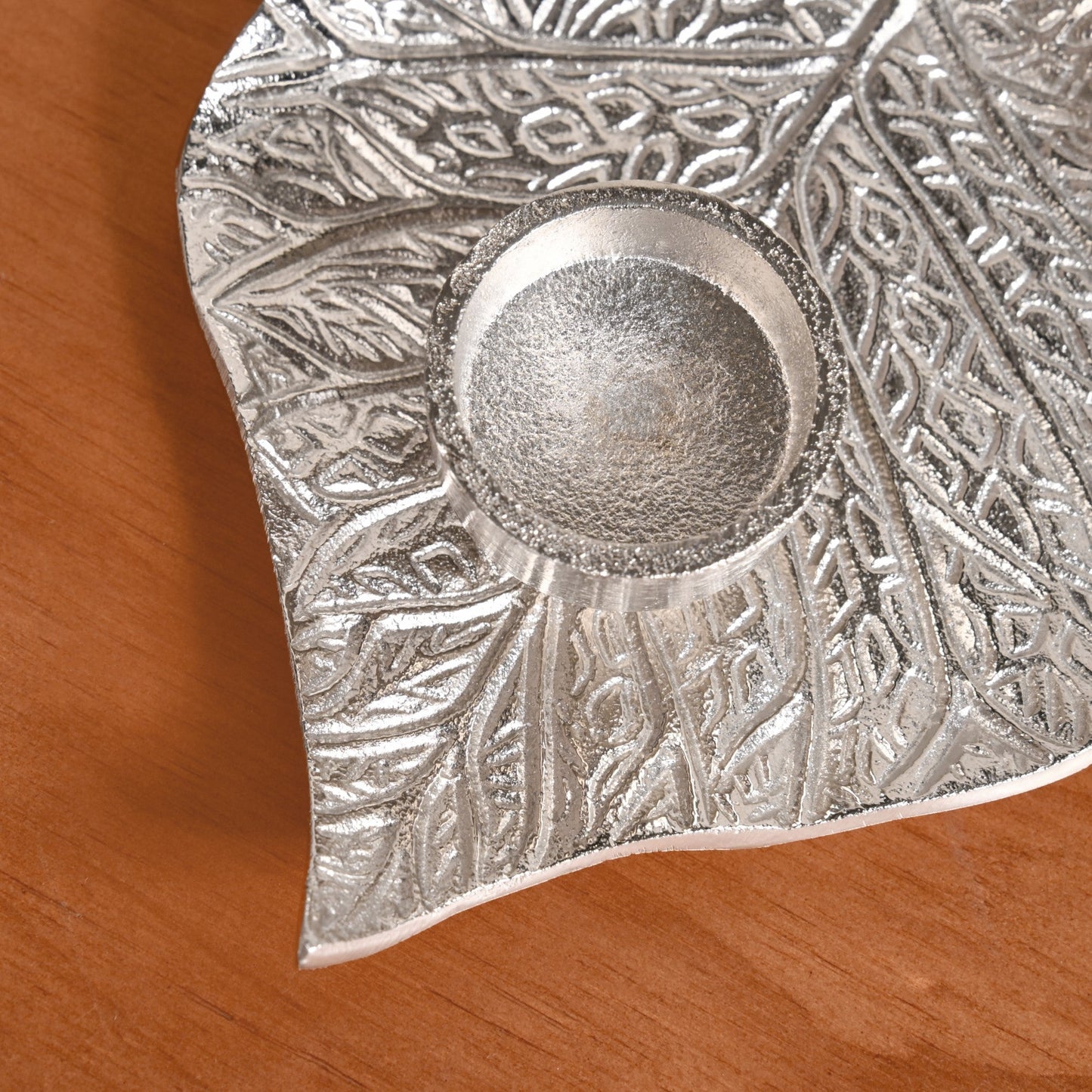 Aesthetic Leaf Tealight And Agarbatti Holder Set Of 2 In Festive Gift Box