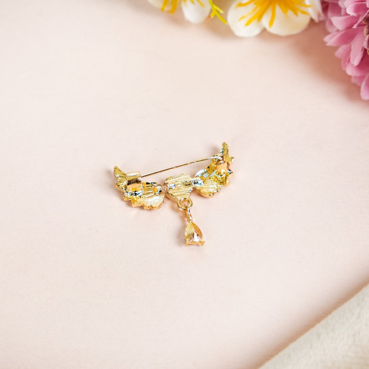 Angel Wing And Heart Brooch Gold