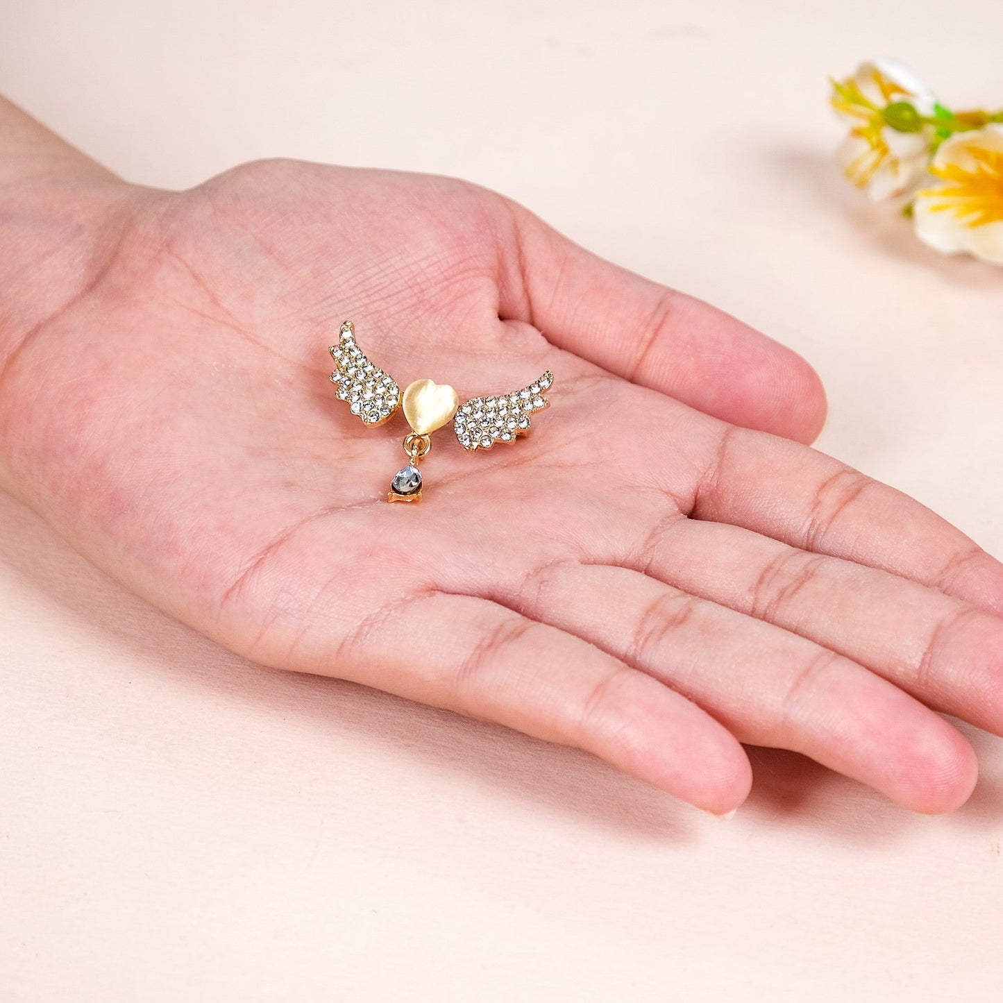 Angel Wing And Heart Brooch Gold