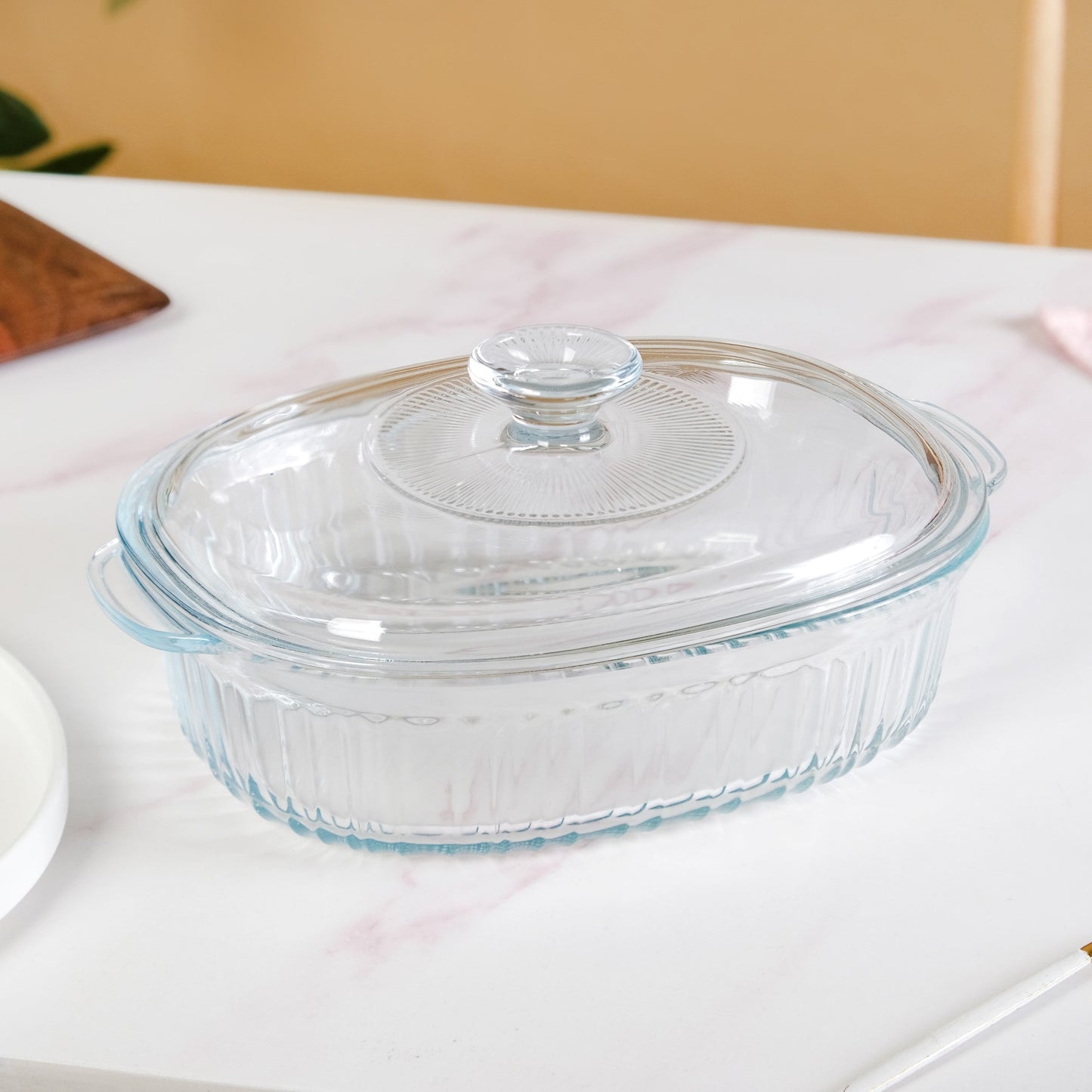 Fluted Glass Casserole Dish With Lid 1600ml