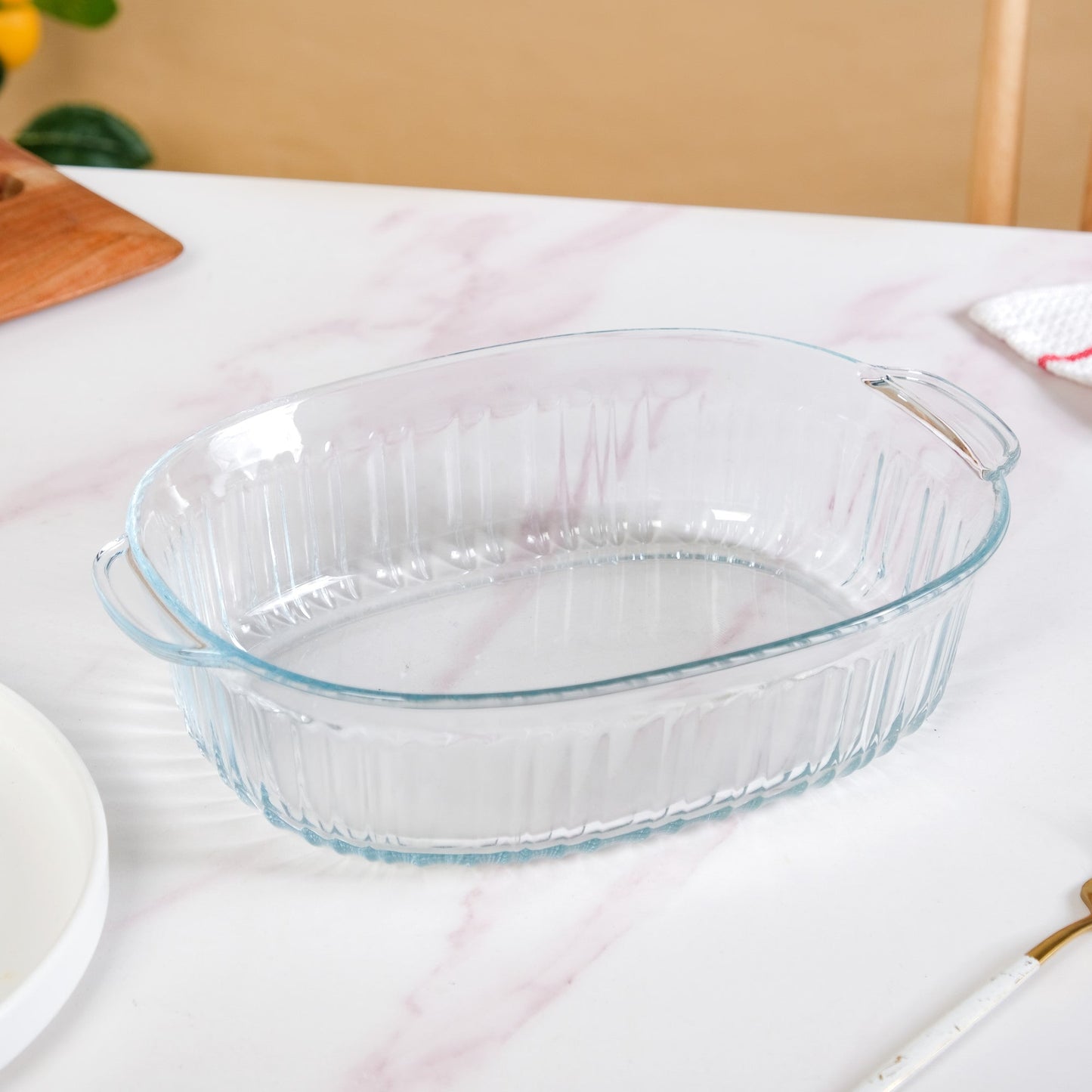 Fluted Glass Casserole Dish With Lid 1600ml