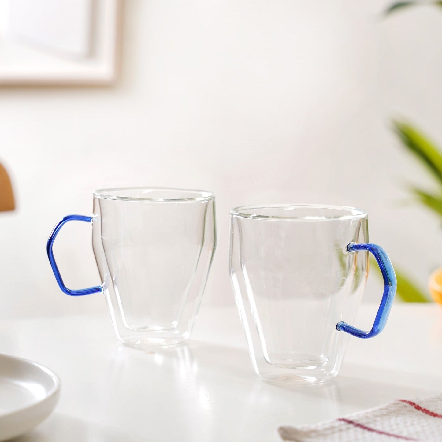 Set Of 2 Borosilicate Glass Cups With Blue Handle 250ml