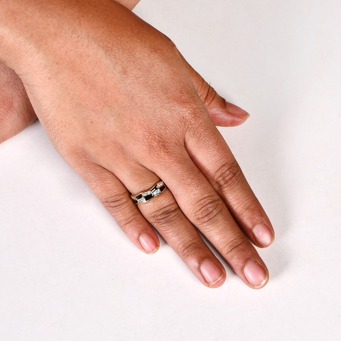 Gold Checkered Glamour Wavy Ring