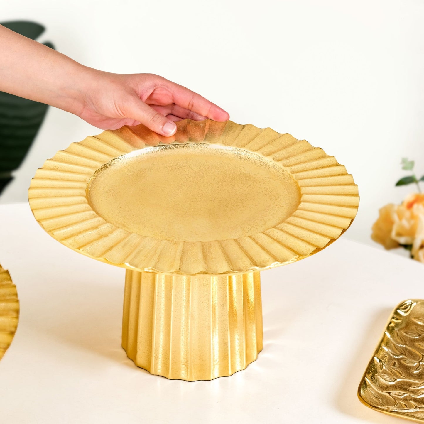 Halo Gold Dessert Riser Short