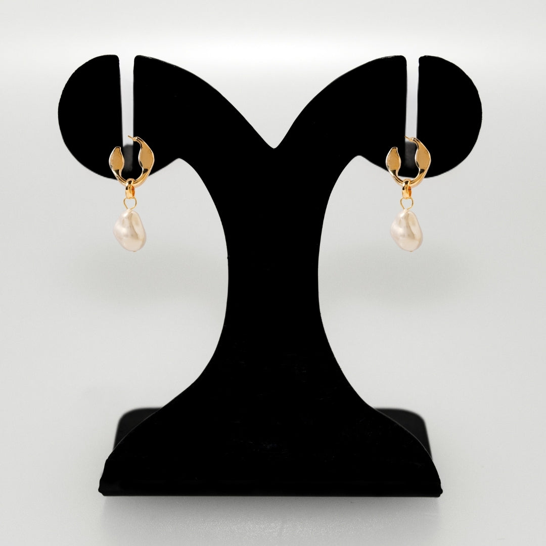 Ivory Gold Dangling Earrings