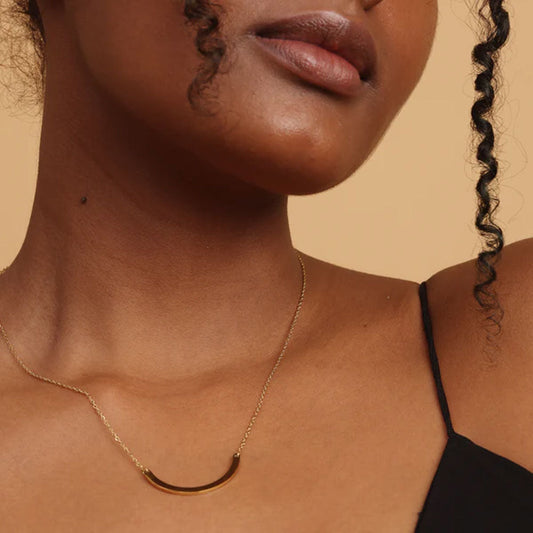 Simple Arc Necklace