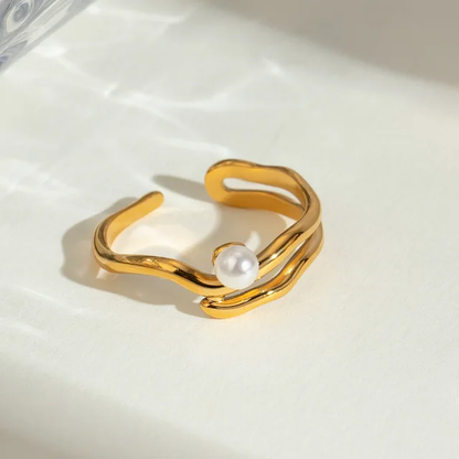 Wavy Pearl Gold Ring