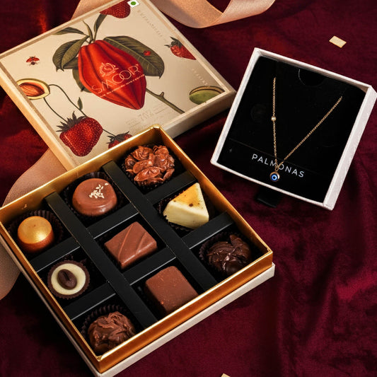Trendy Freak Evil Eye Necklace X Smoor Couverture Chocolate Box