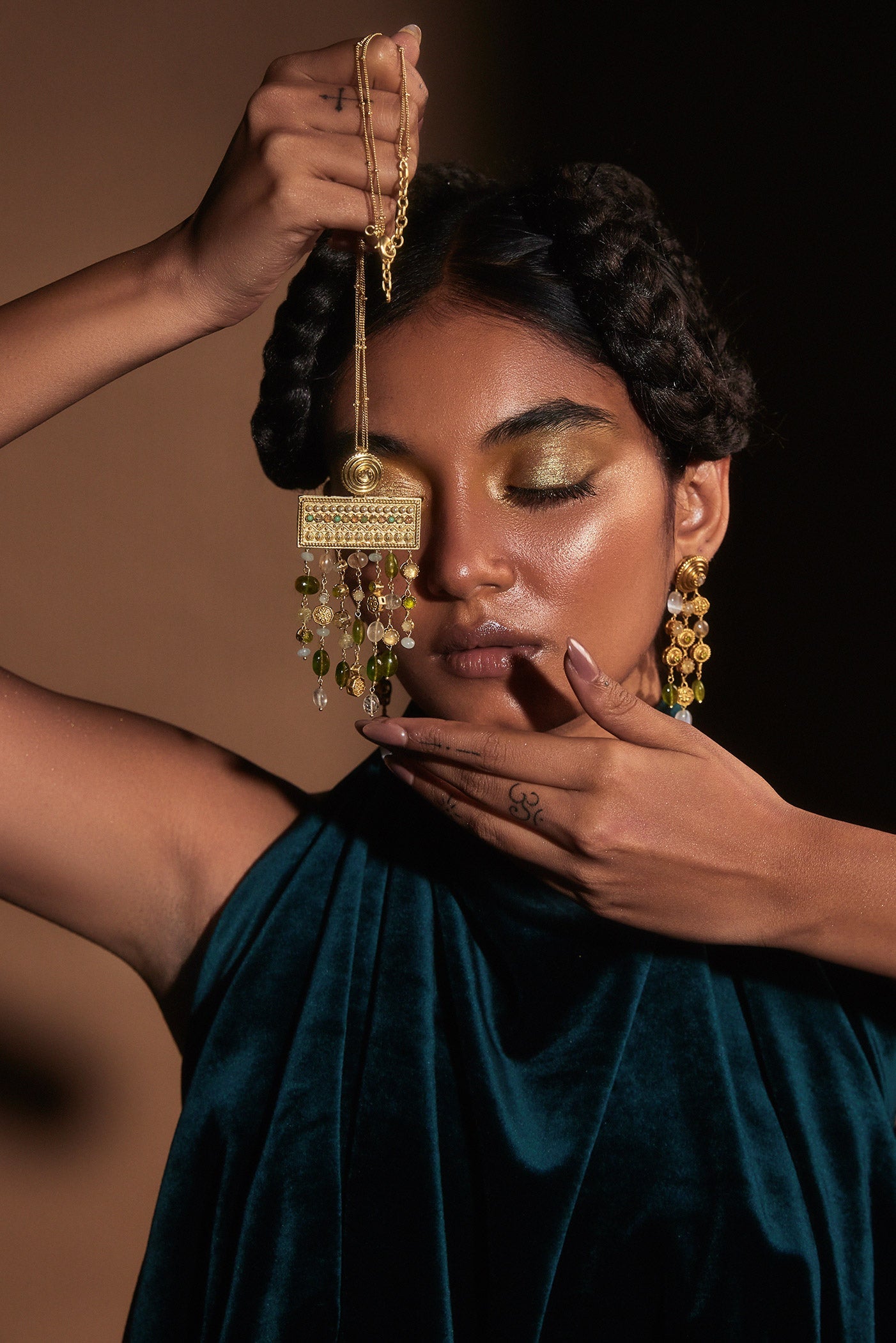 Azra Iconic Necklace