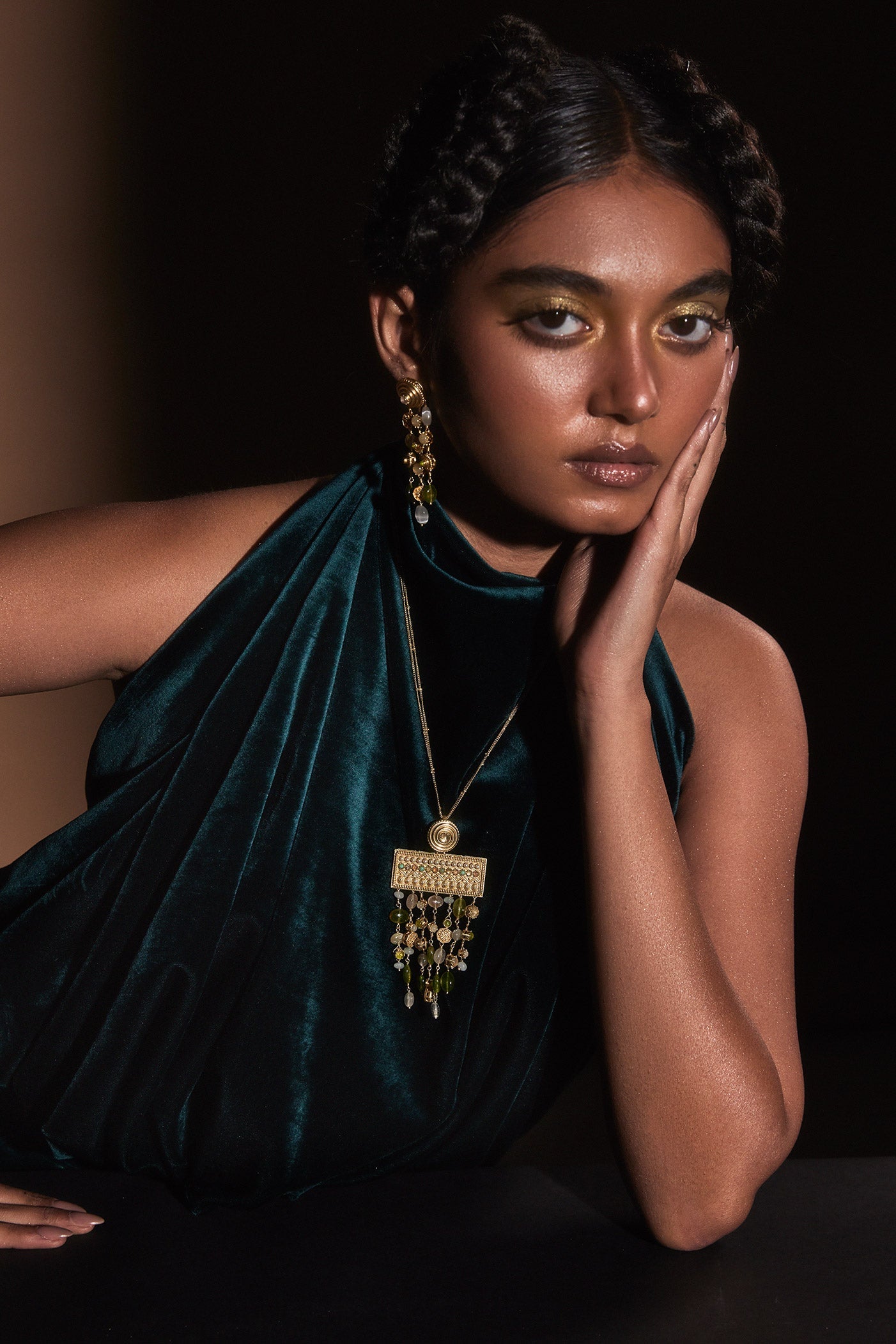 Azra Iconic Necklace