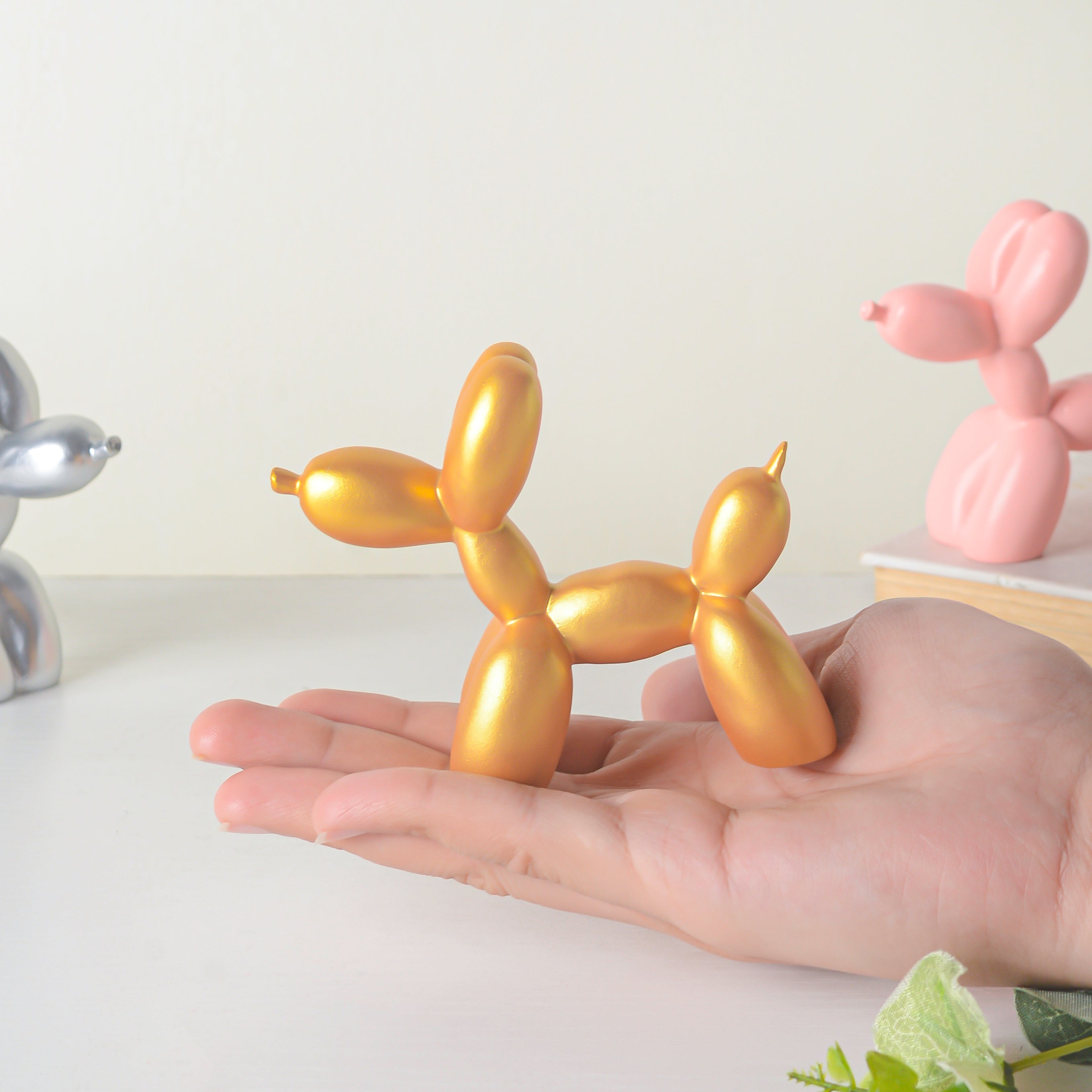 Balloon Dog Resin Mini Showpiece Golden