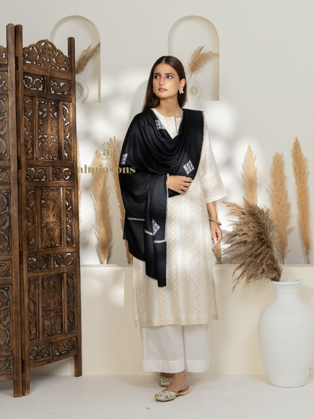 Black Handloom Pure Pashmina Shawl — Ornate Booti Embroidery