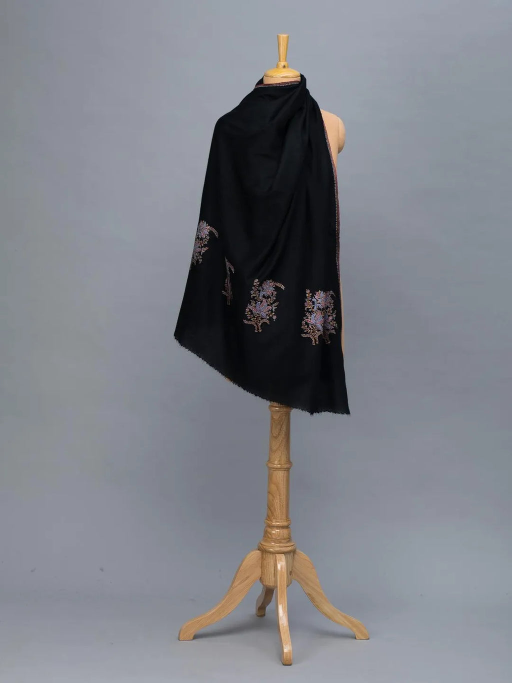 Elegant Handloom Pashmina Shawl in Black