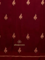 Elegant Cashmina Shawl with Booti Pattern in Maroon