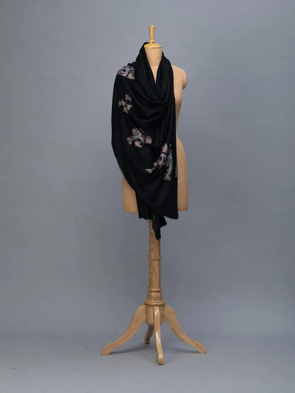 Classic Handloom Pashmina Shawl in Black