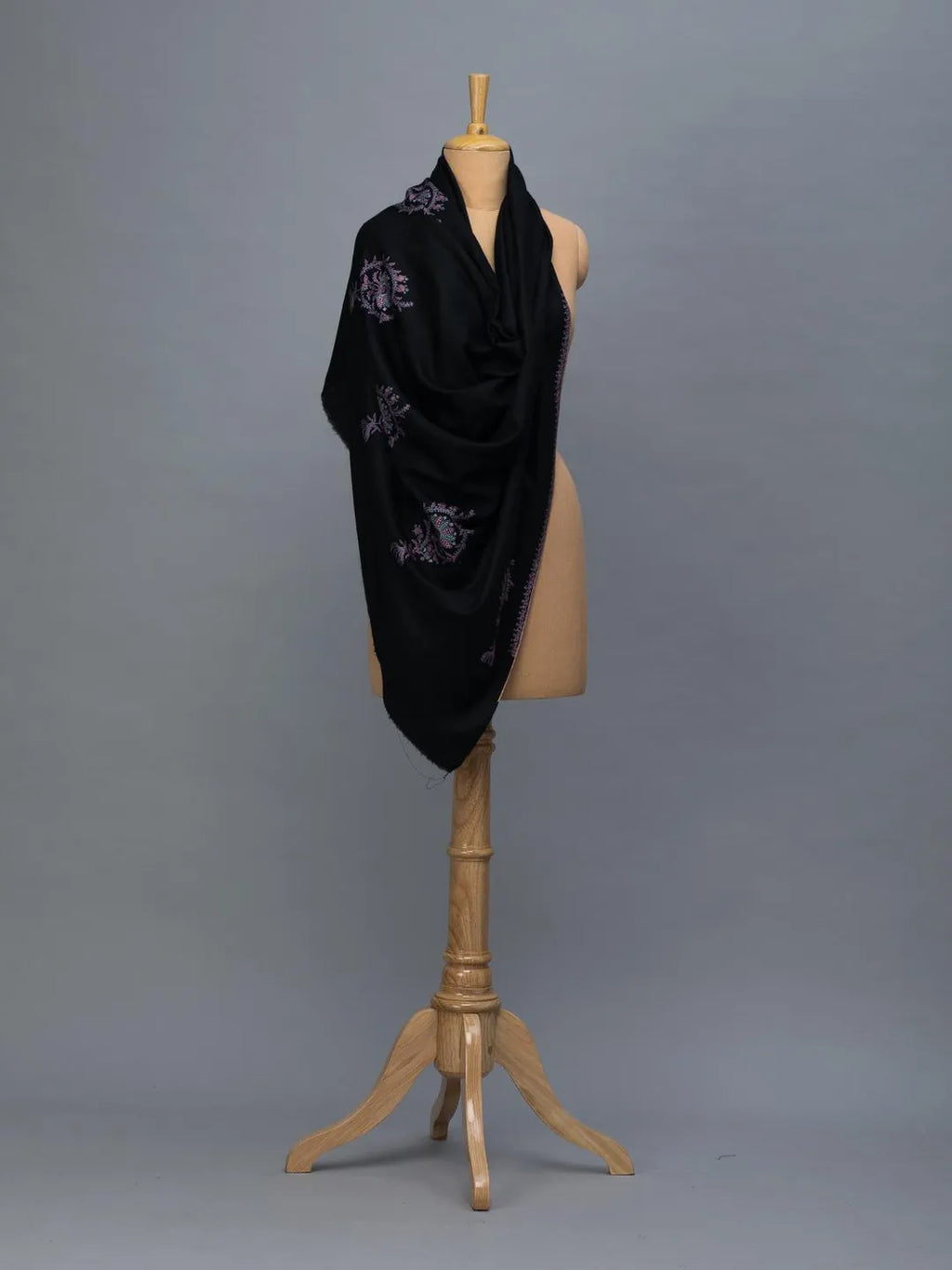 Classic Handloom Pashmina Shawl in Black