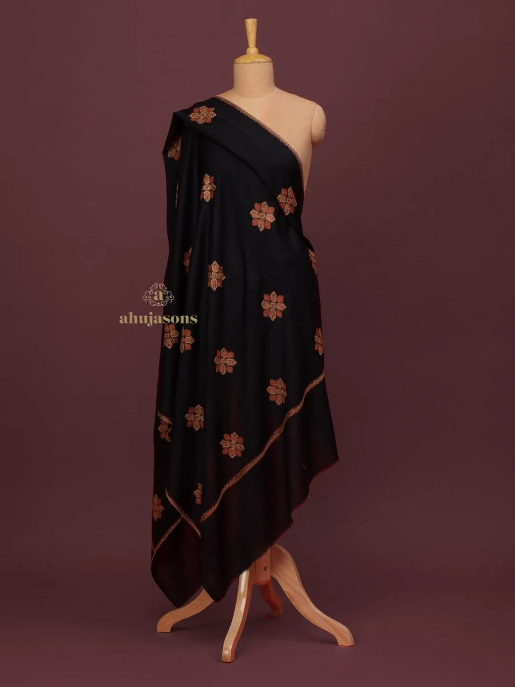 Elegant Cashmina Shawl with Booti Pattern in Black