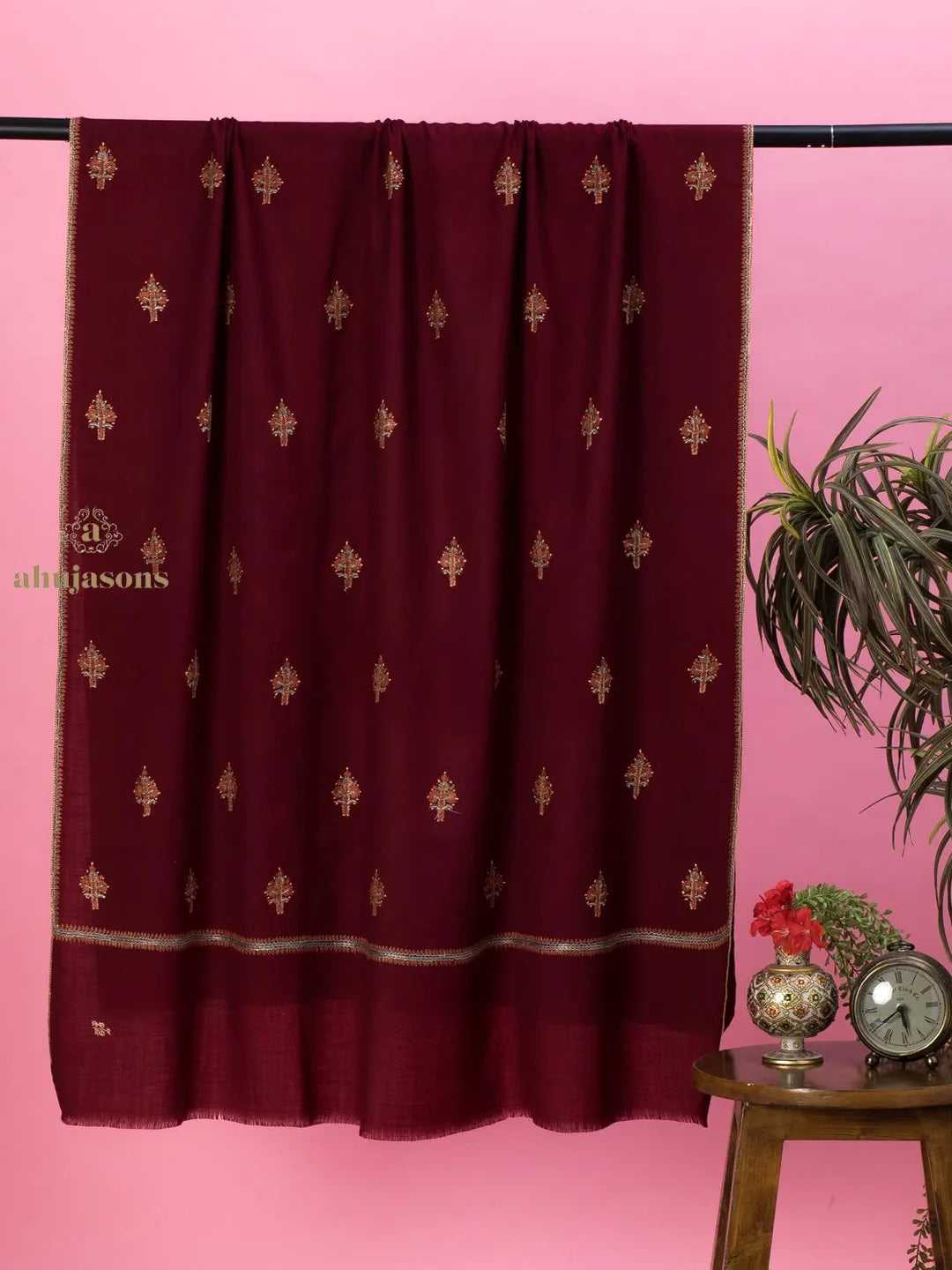 Elegant Cashmina Shawl with Booti Pattern in Maroon