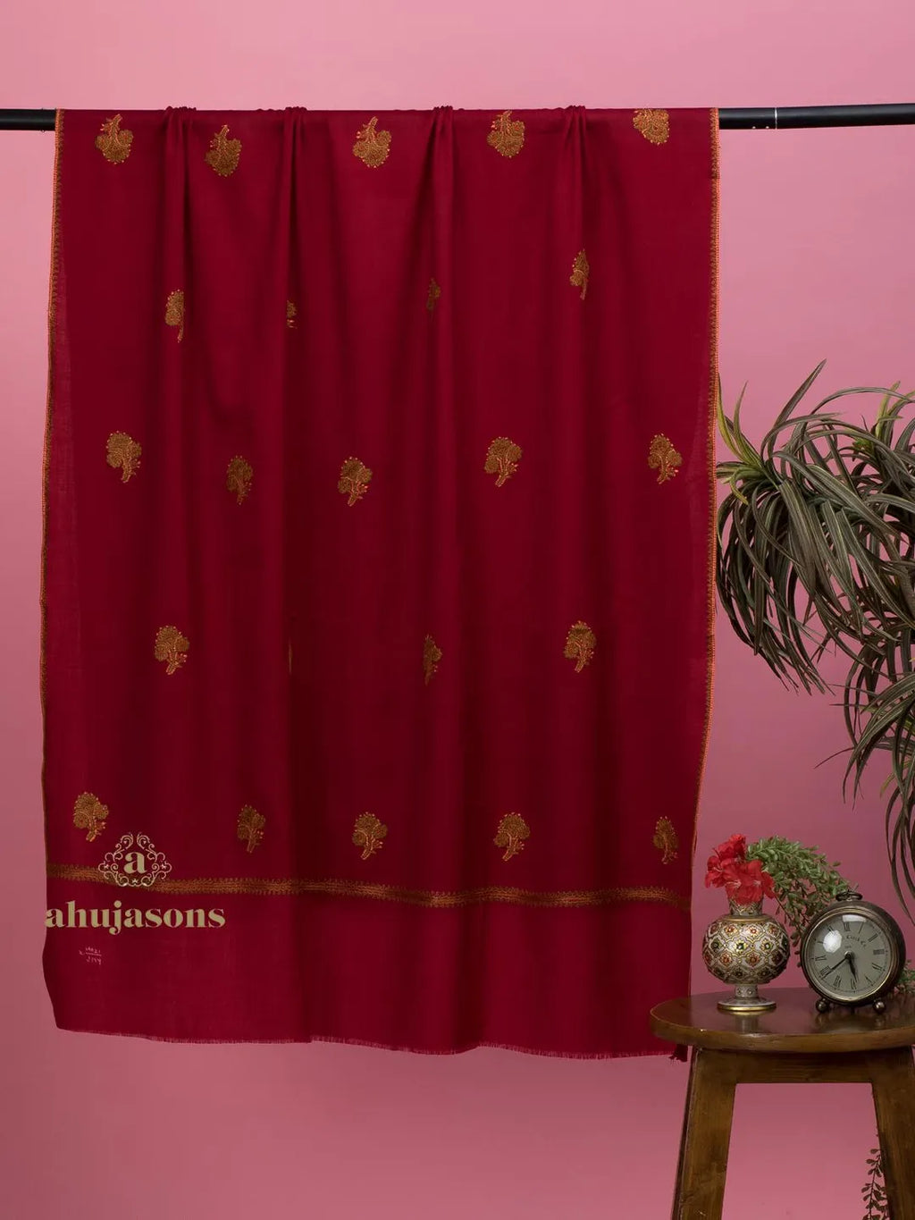 Elegant Cashmina Shawl with Booti Pattern in Maroon