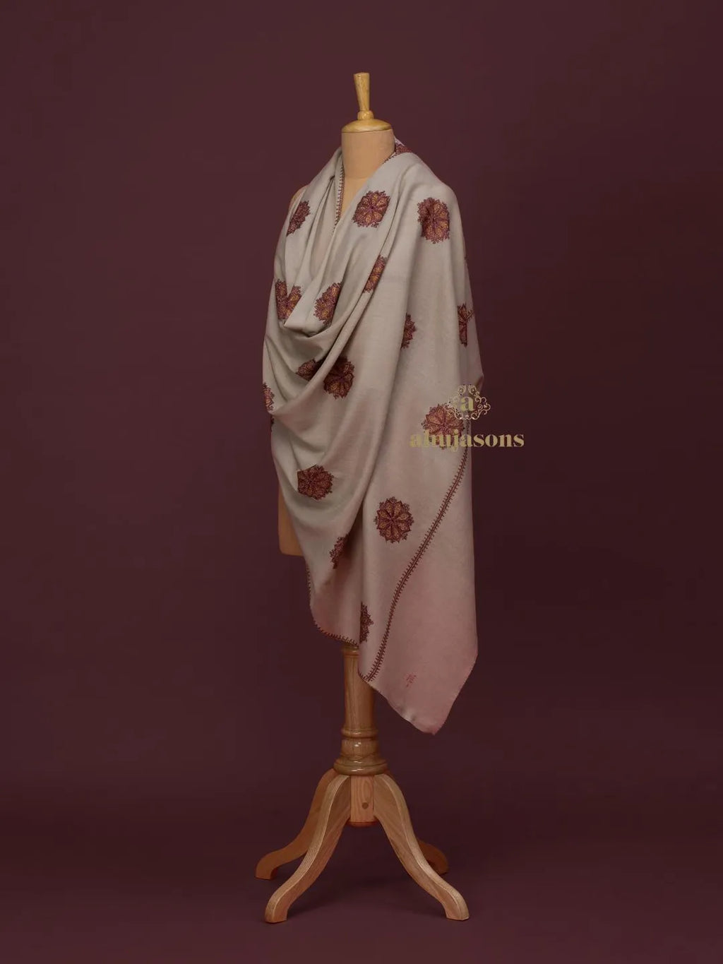 Elegant Cashmina Shawl with Booti Pattern in Beige
