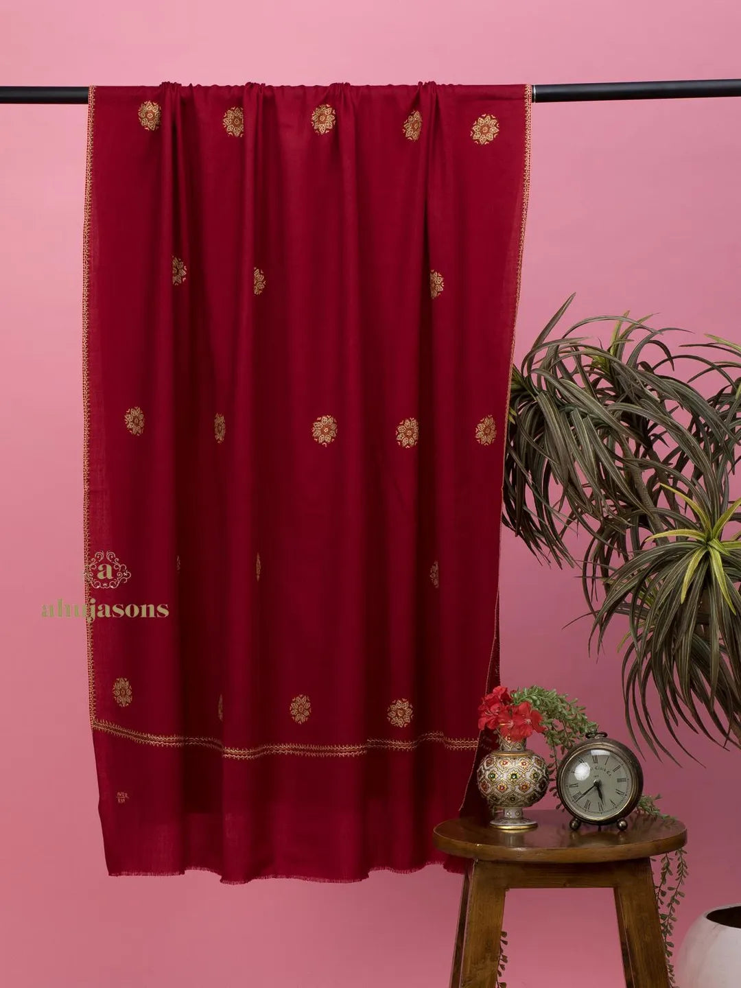 Elegant Cashmina Shawl with Booti Pattern in Maroon