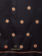 Elegant Cashmina Shawl with Booti Pattern in Black