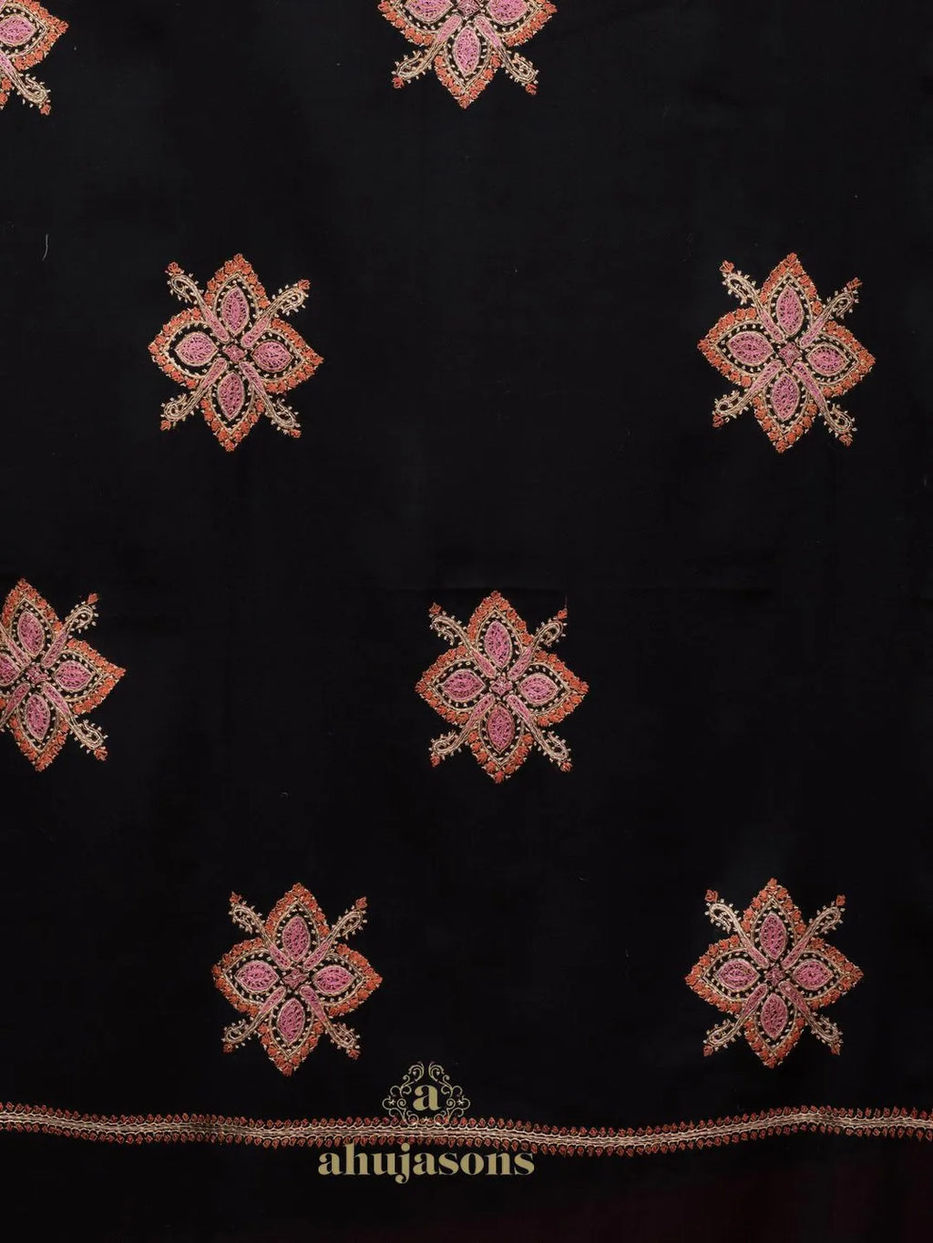 Elegant Cashmina Shawl with Booti Pattern in Black