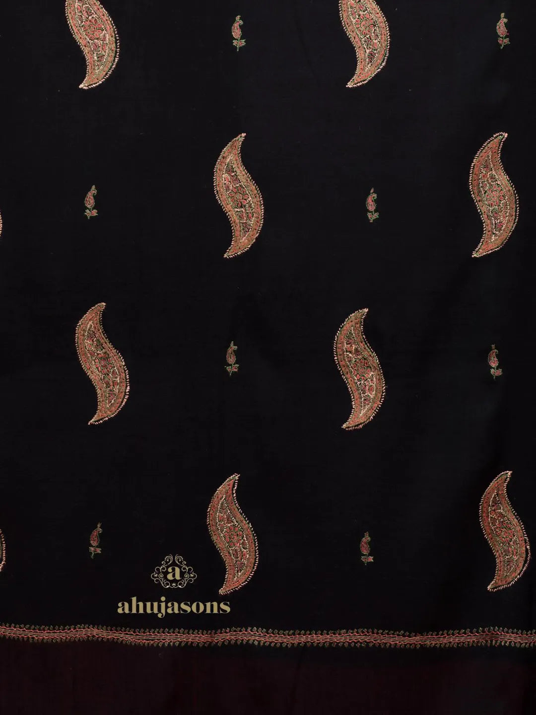 Elegant Cashmina Shawl with Booti Pattern in Black