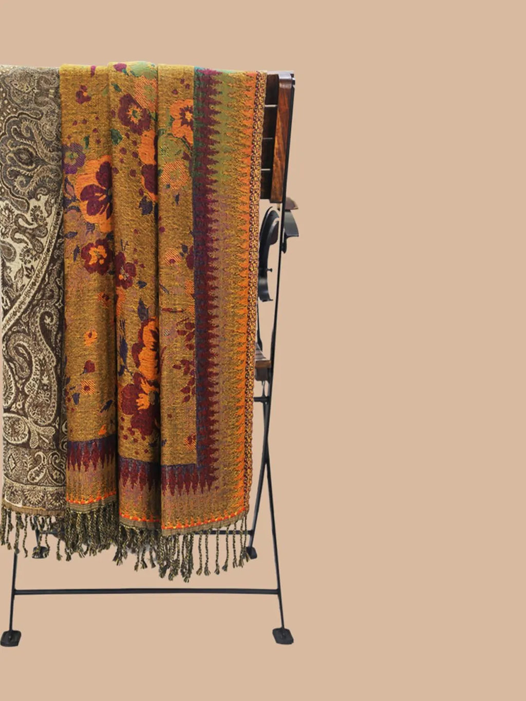 Cosy Throws Decorative Weave with Reversible Throw Pattern in Dark Brown