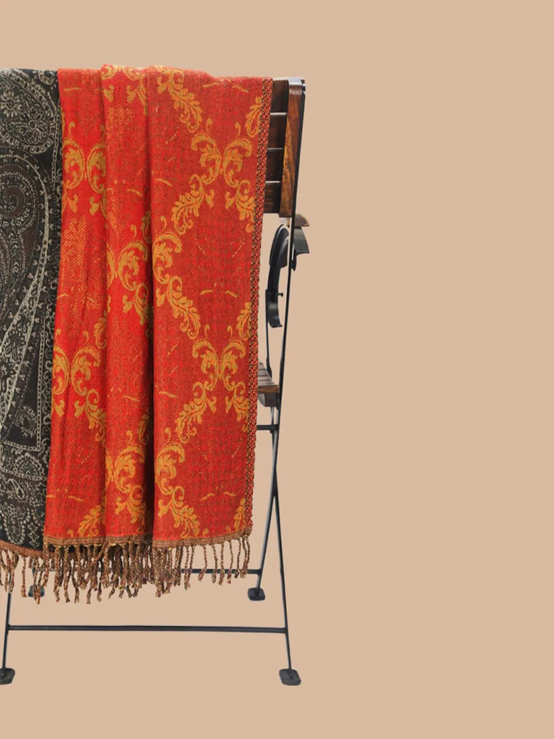 Cosy Throws Decorative Weave with Reversible Throw Pattern in Black