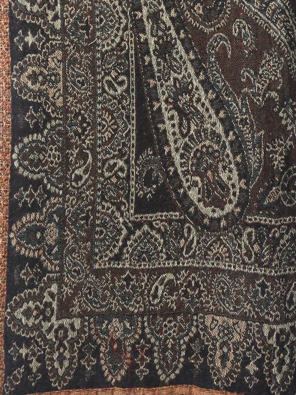 Cosy Throws Decorative Weave with Reversible Throw Pattern in Black