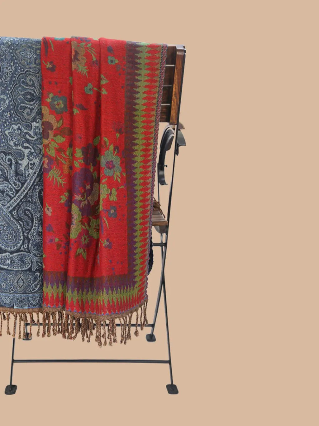 Cosy Throws Decorative Weave with Reversible Throw Pattern in Blue & Red