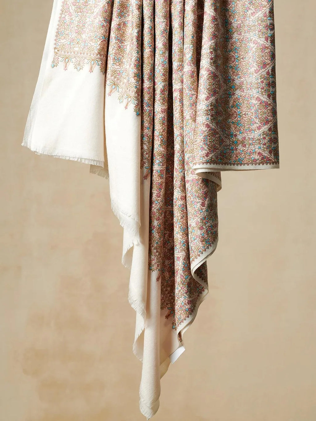 Elegant Shawl Wool Blend with Jamawaar Pattern in White