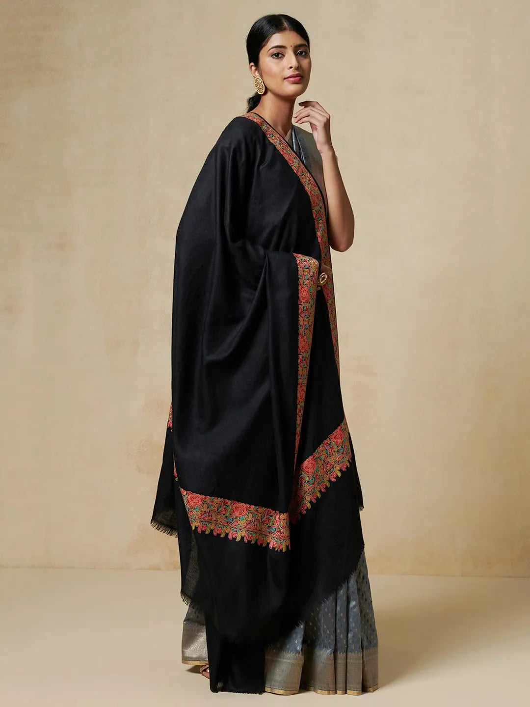 Elegant Shawl Wool Blend with Jamawaar Pattern in Black