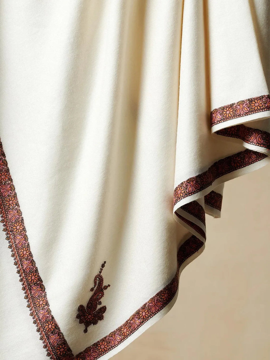 Elegant Shawl Wool Blend with Jamawaar Pattern in White