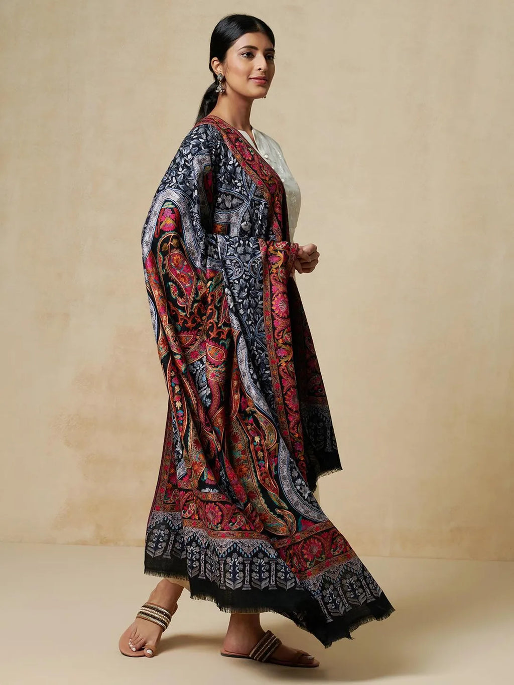 Elegant Shawl Wool Blend with Aari Embroidery Pattern in Black (Multi Colour)