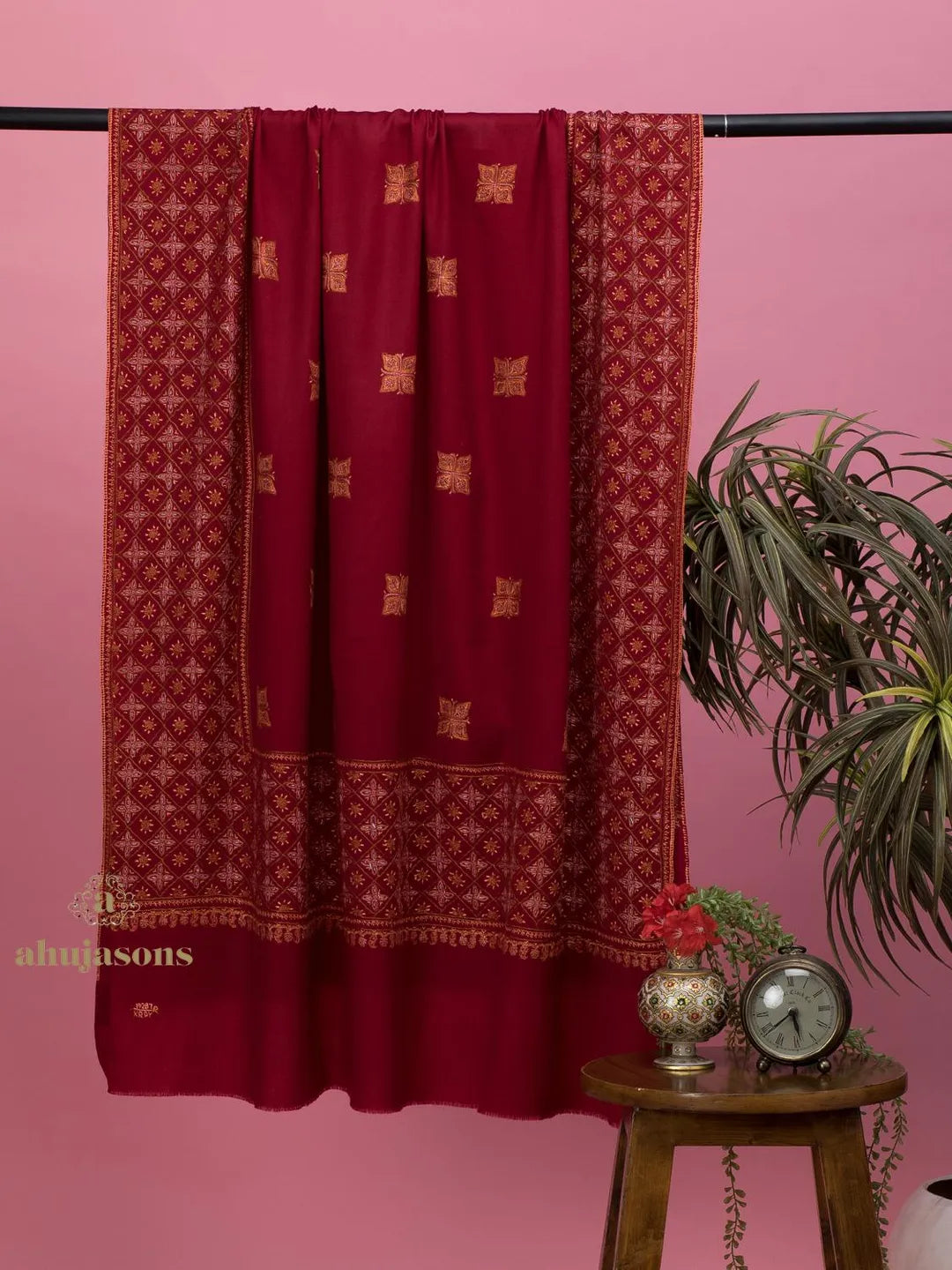 Elegant Cashmina Shawl with Fancy Border Pattern in Maroon