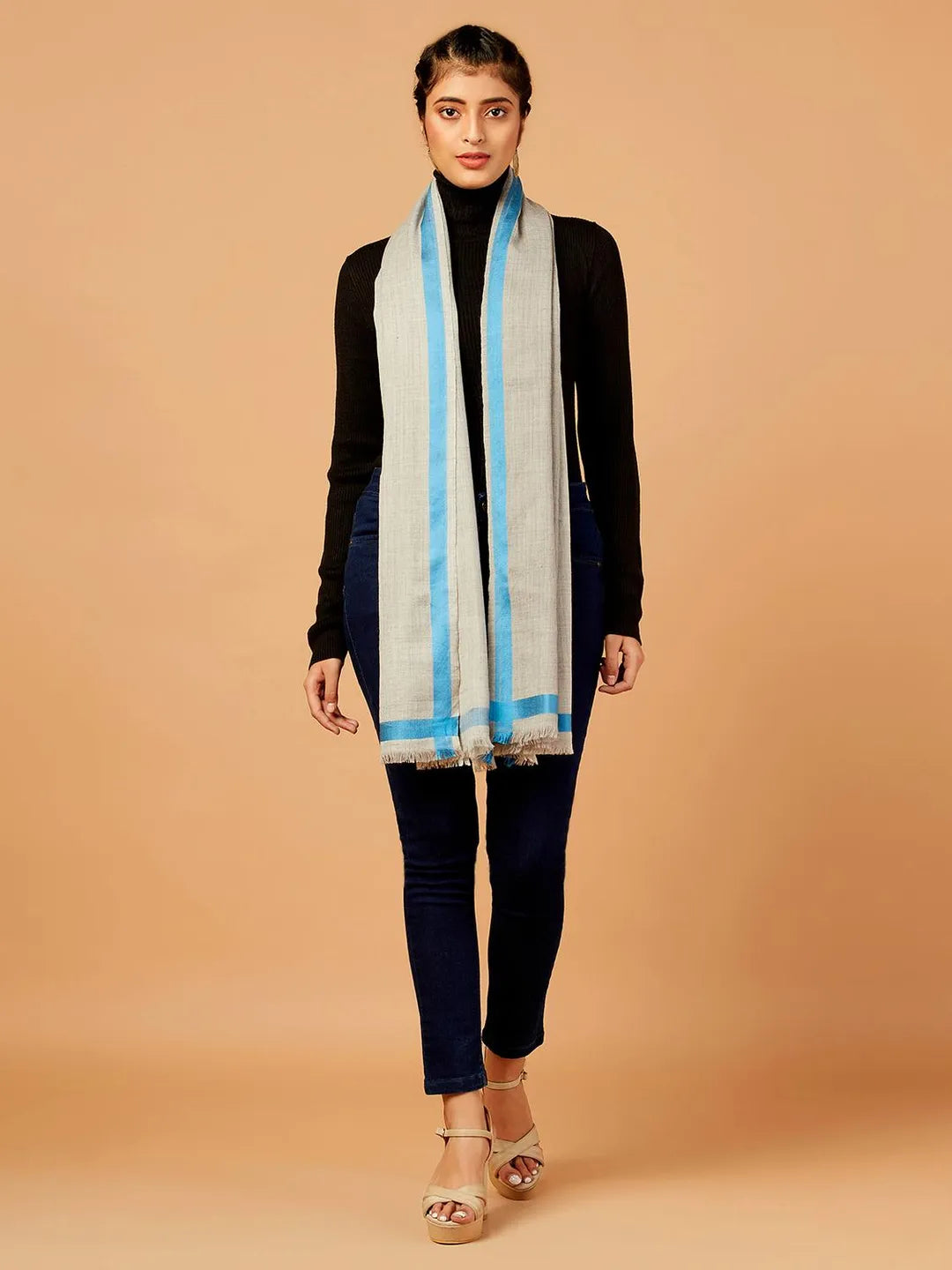 Elegant Stole Wool Blend with Dobby Pattern in Grey & Ivory