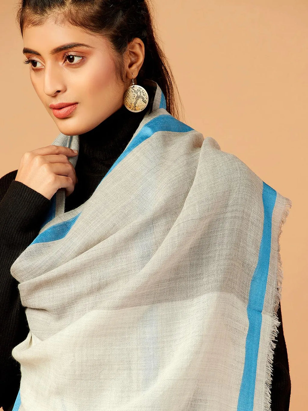 Elegant Stole Wool Blend with Dobby Pattern in Grey & Ivory