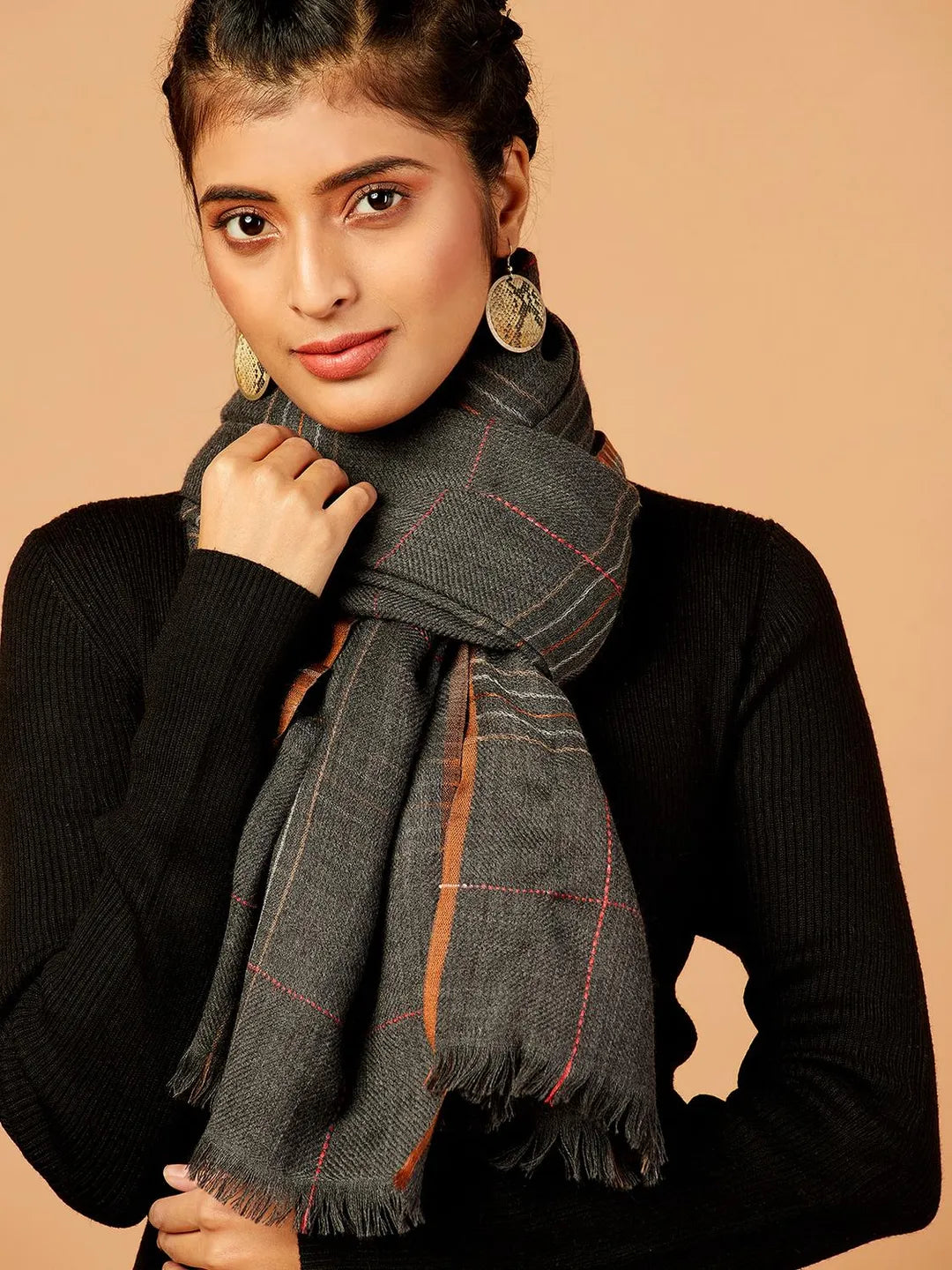 Chic Stole with Dobby Pattern in Charcoal Black