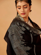 Chic Stole Wool Blend with Jacquard Pattern in Black