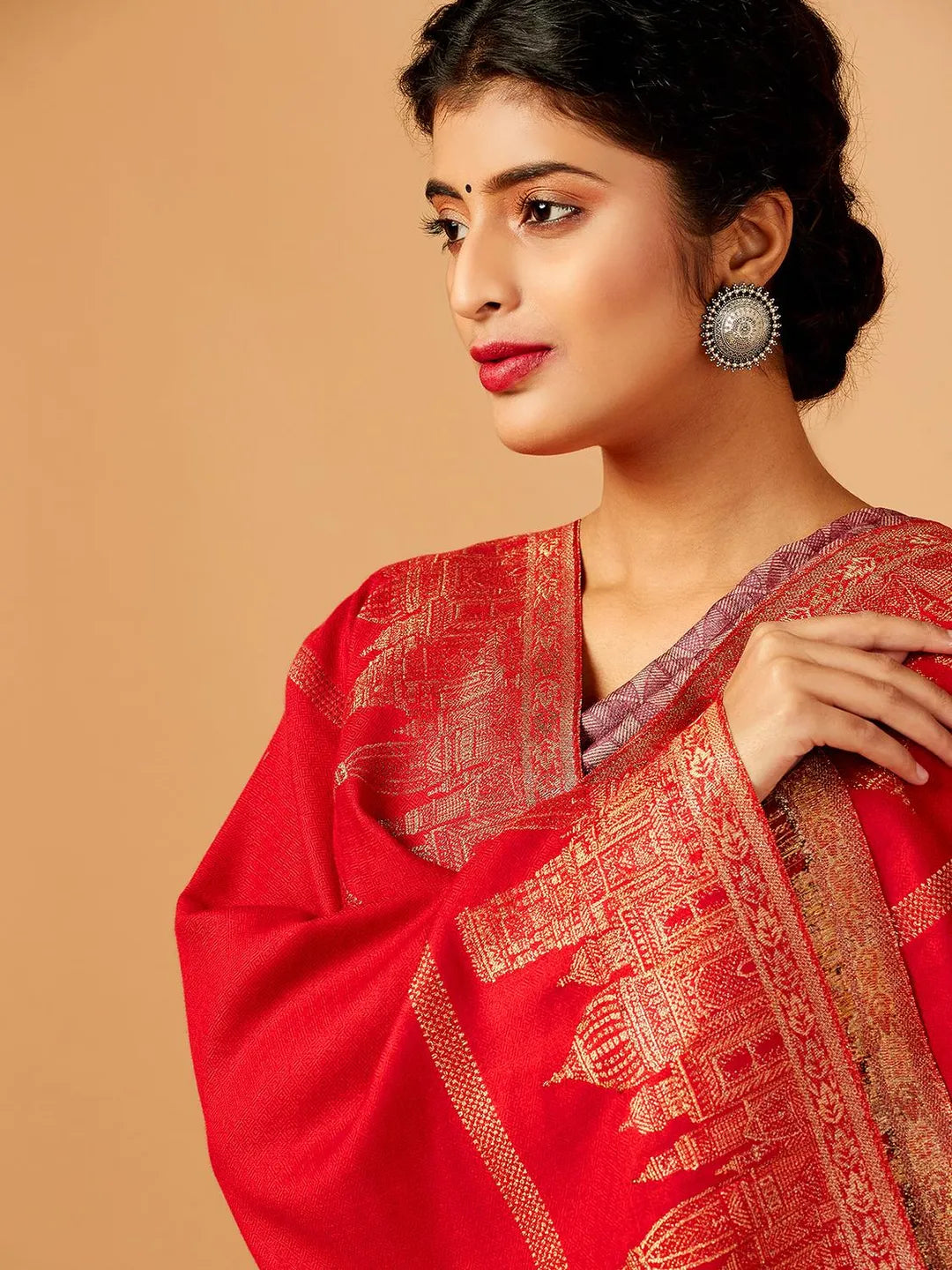 Chic Stole Wool Blend with Jacquard Pattern in Red