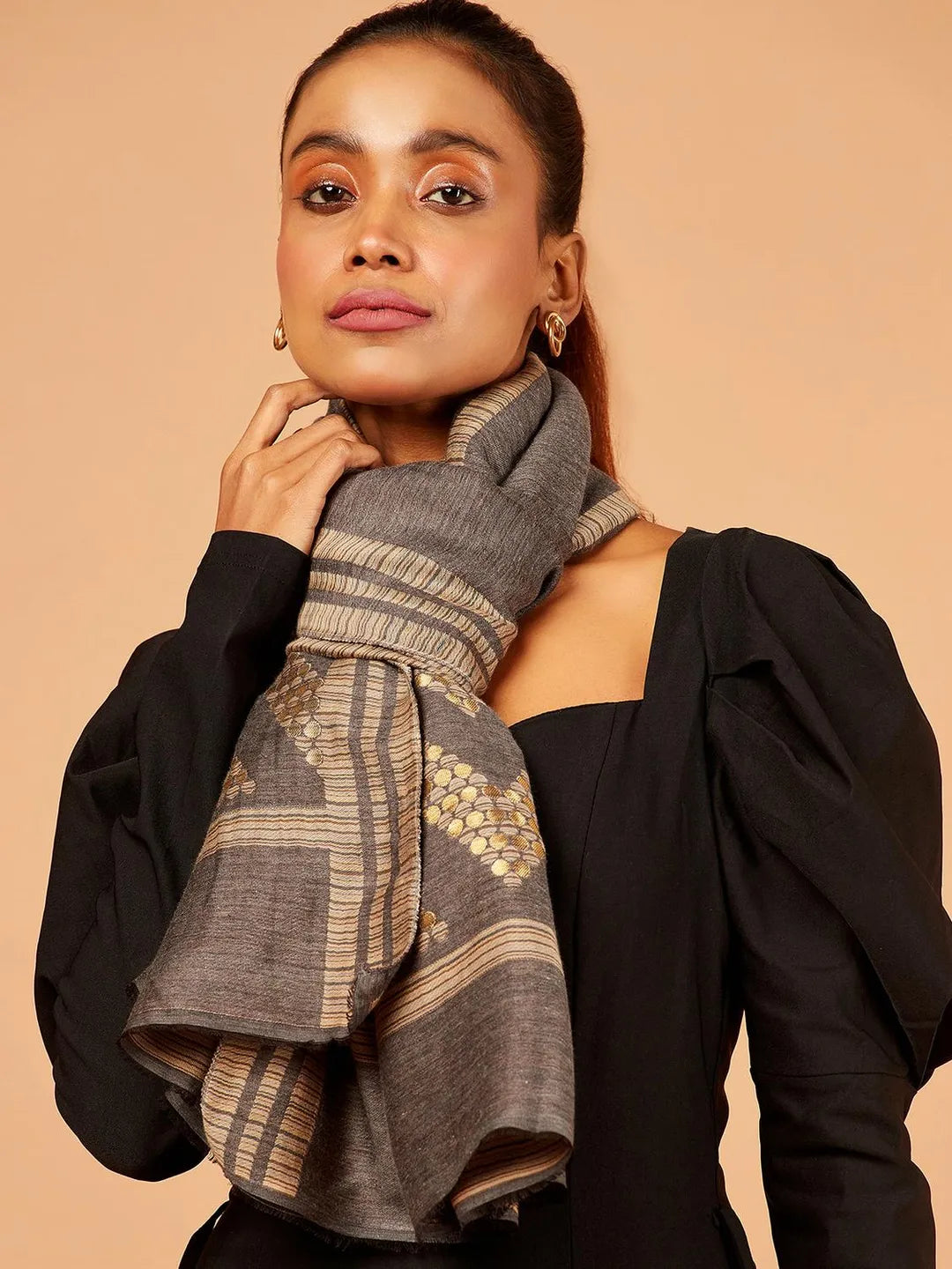 Elegant Stole Wool Blend with Jacquard Pattern in Beige