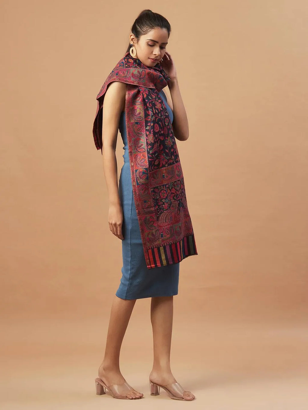 Elegant Stole Wool Blend with Jacquard Pattern in Multi