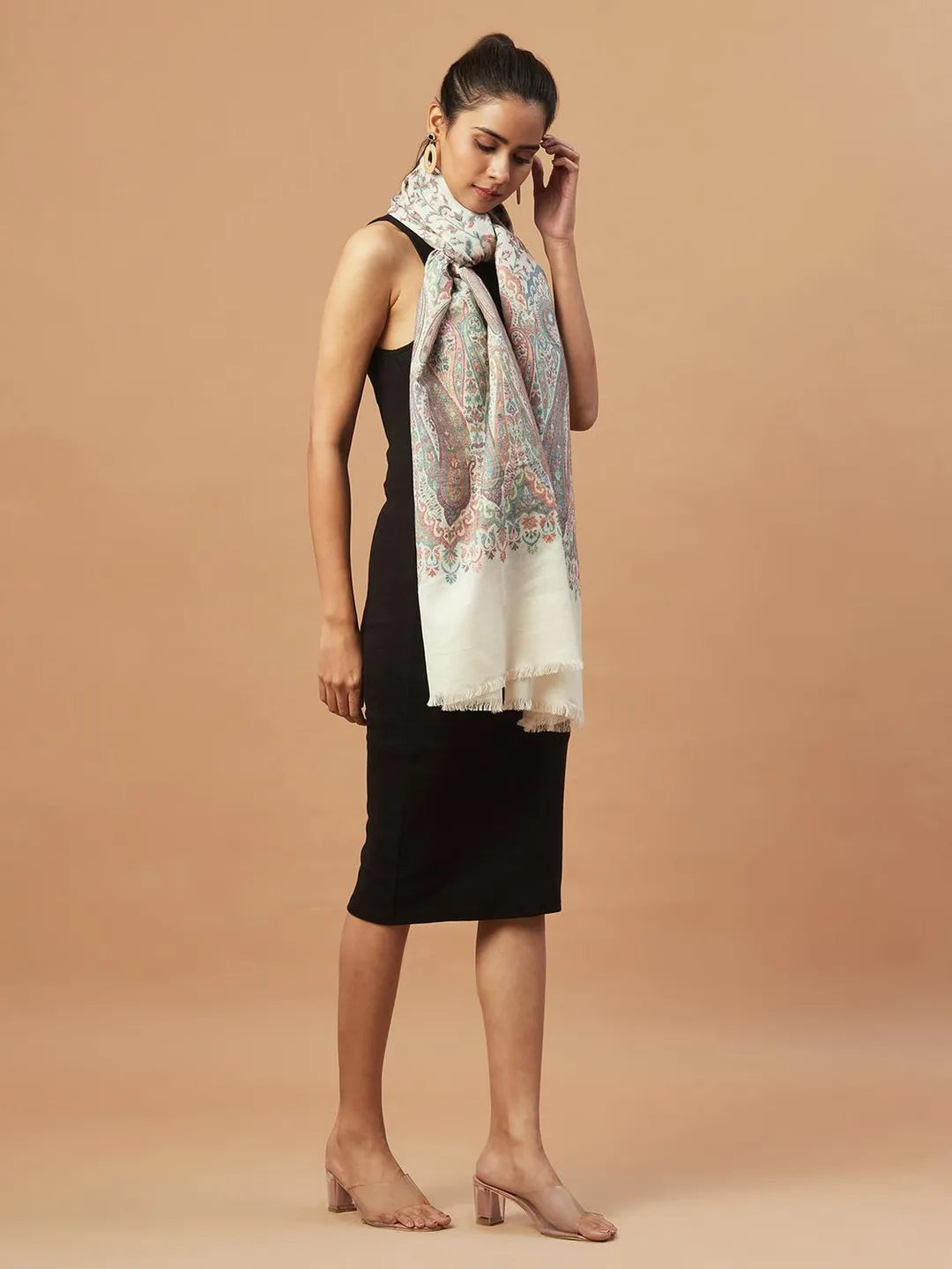 Elegant Stole Wool Blend with Jaal With Zari Pattern in Multi