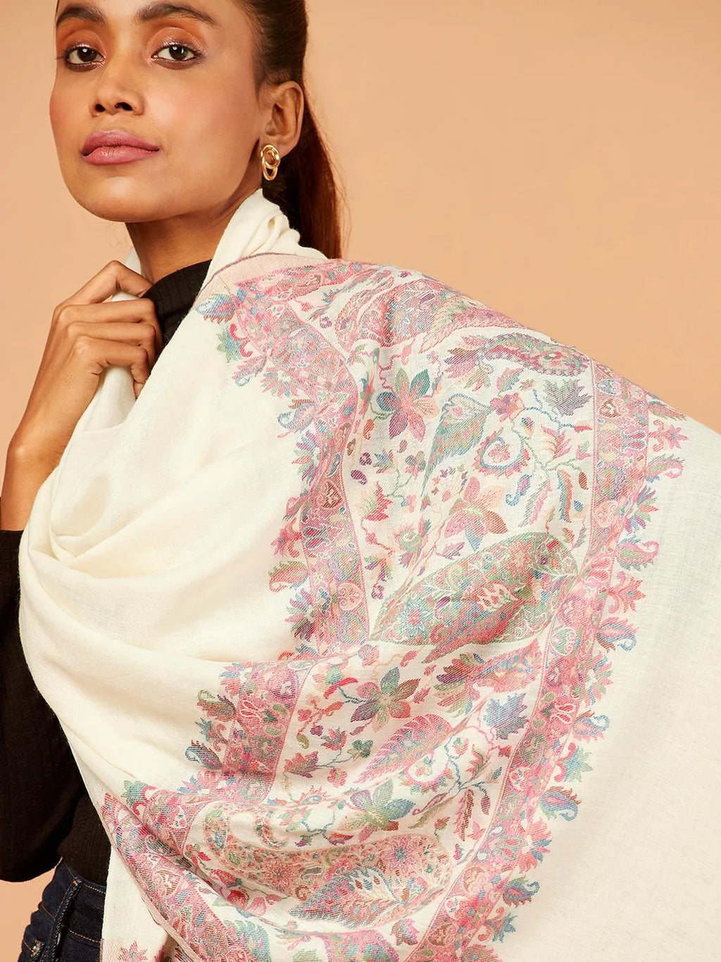 Elegant Stole Wool Blend with Palla Pattern in White
