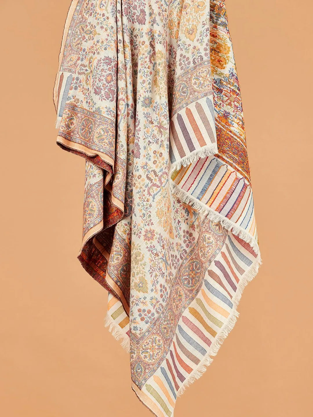 Elegant Shawl Wool Blend with Jaal Pattern in White