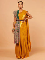 Elegant Shawl Wool Blend with Jacquard Pattern in Green