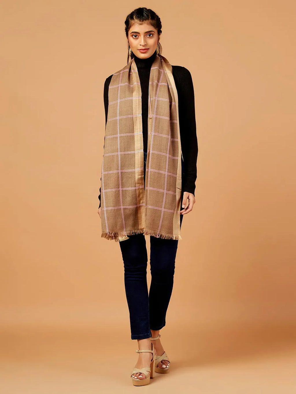 Elegant Stole Wool Blend with Dobby Pattern in Brown