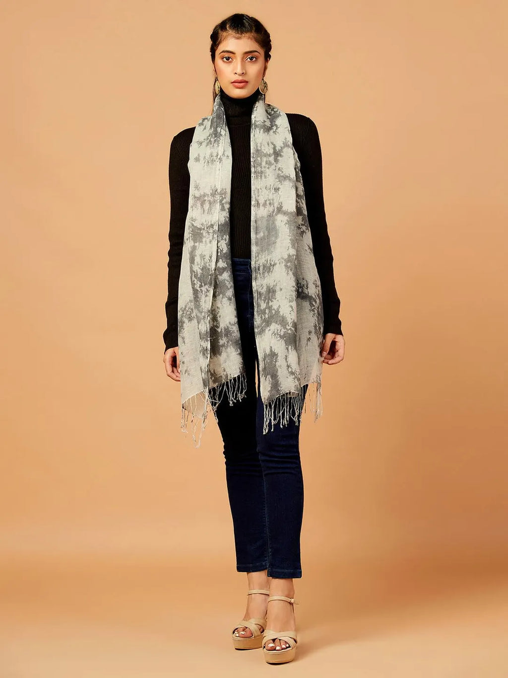 Casual Scarf with Jacquard Pattern in Multi